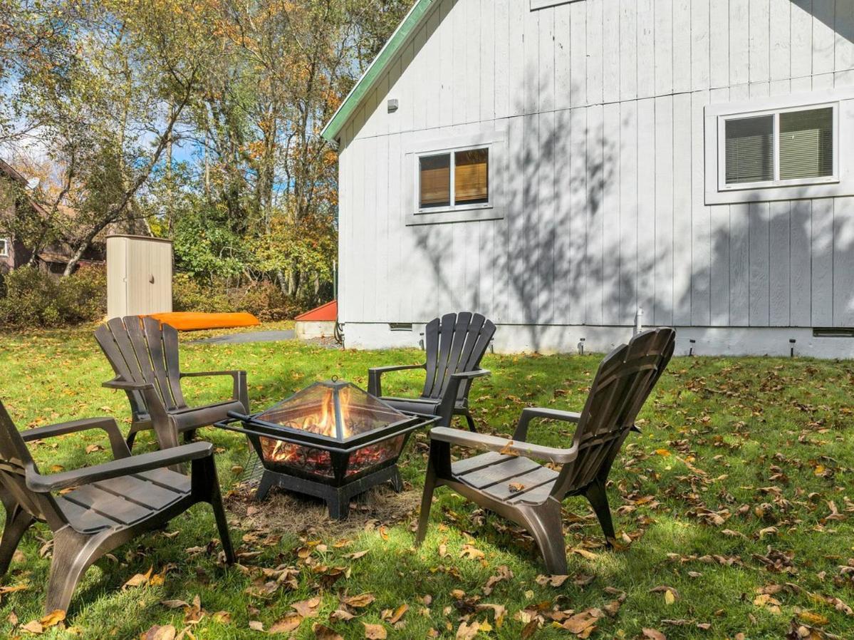 The Sage Chalet In Emerald Lakes, Poconos! Long Pond Exterior photo